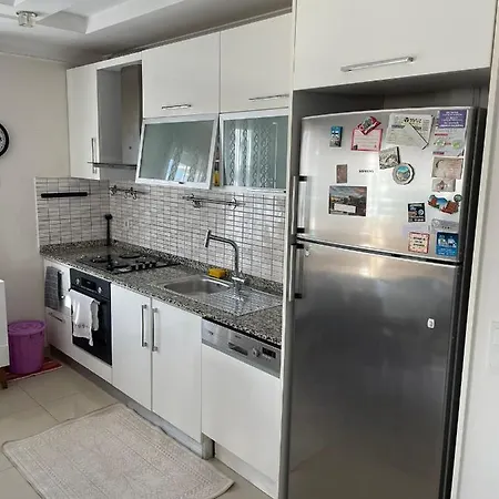 Kucuker Seastar Apartment *